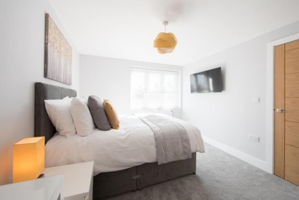 Beautiful, Spacious 1 Bed Flat Брентвуд Екстер'єр фото