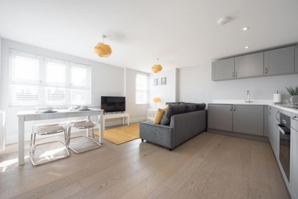 Beautiful, Spacious 1 Bed Flat Брентвуд Екстер'єр фото