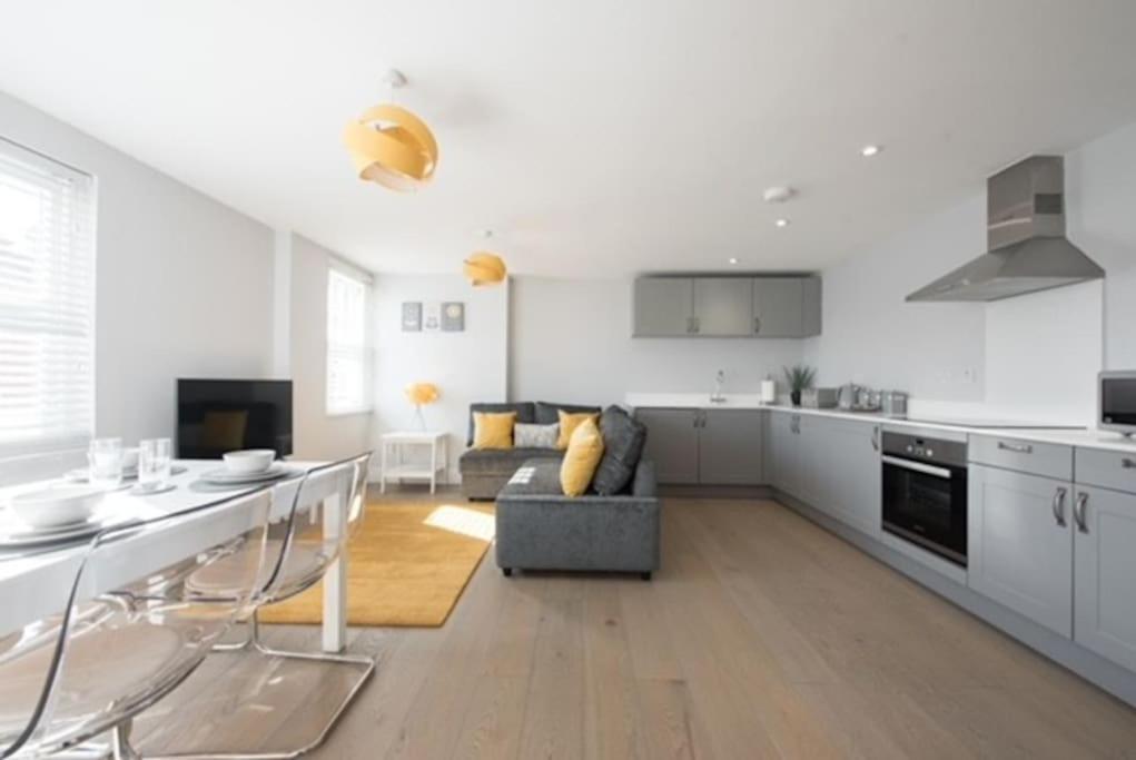 Beautiful, Spacious 1 Bed Flat Брентвуд Екстер'єр фото