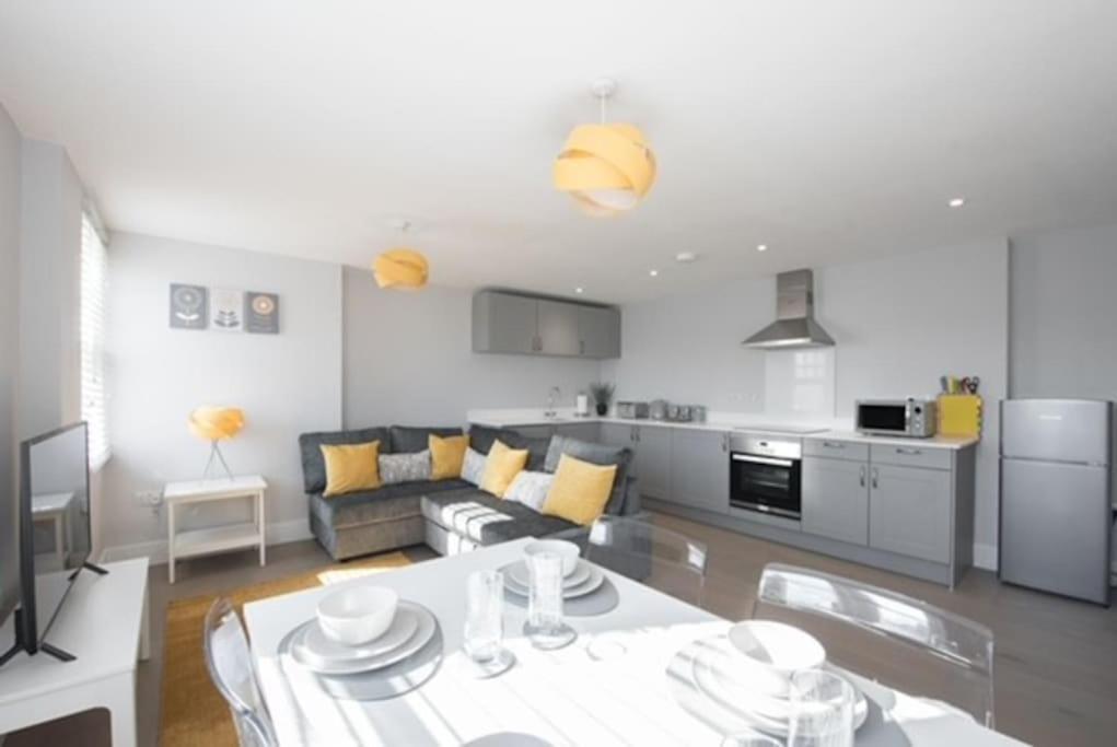 Beautiful, Spacious 1 Bed Flat Брентвуд Екстер'єр фото